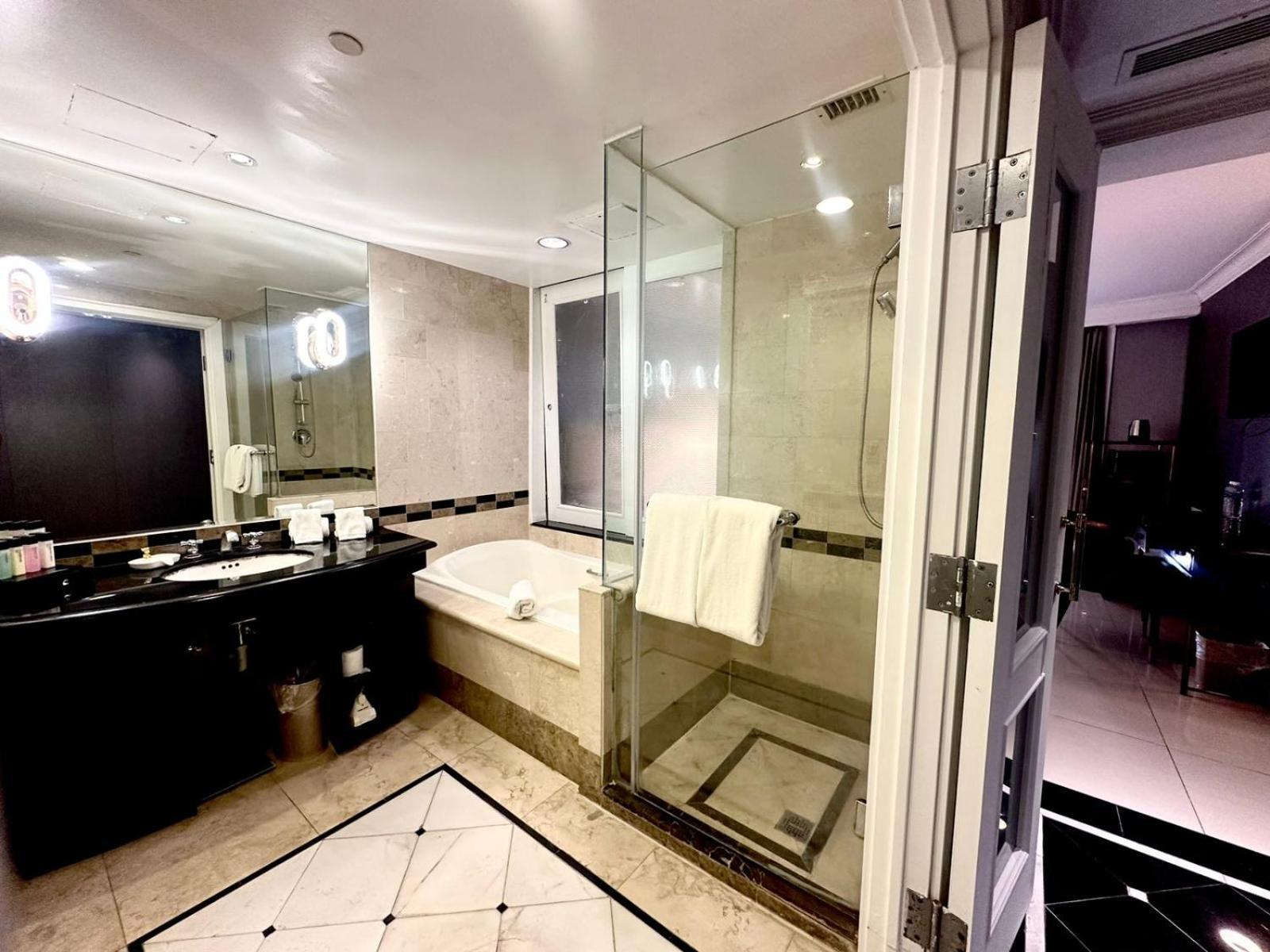 Royal Orchid Hotel Guam Tamuning Eksteriør billede